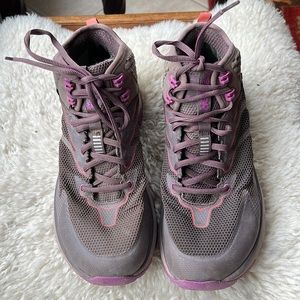 Hoka One One Toa gortex hiking boot size 9